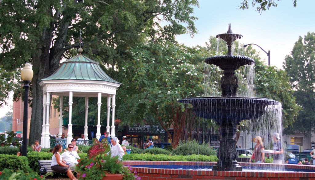 The fountain in Marietta Square