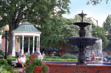 The fountain in Marietta Square
