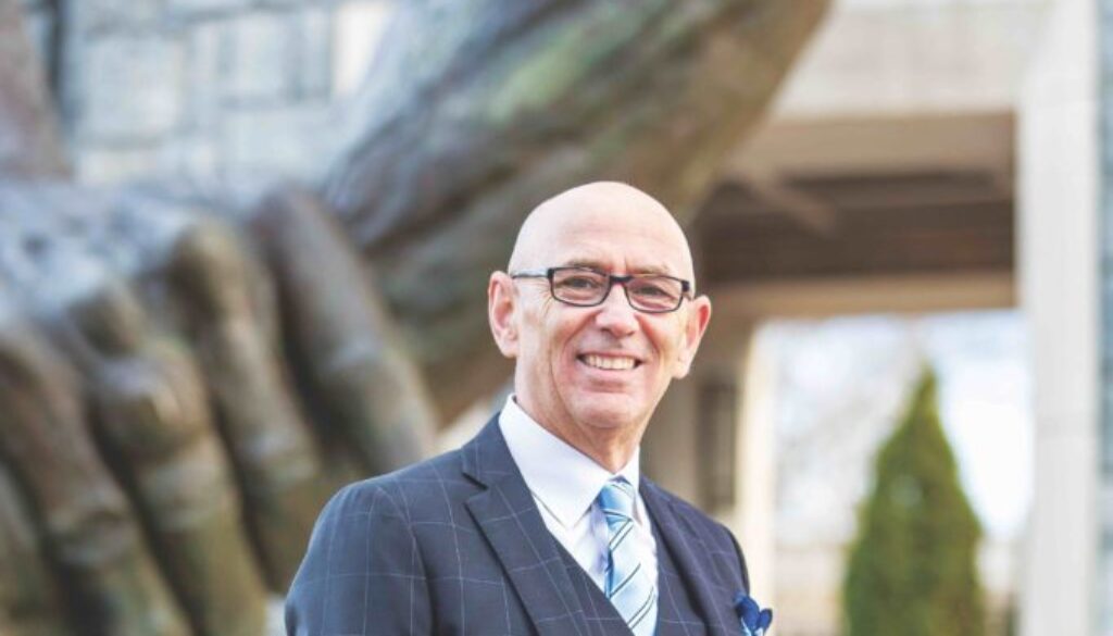 Dr. Gilles LaMarche