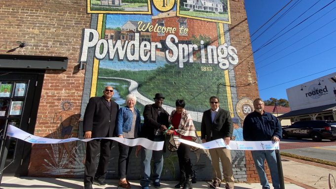 Powder Springs Celebrates Downtown Mural Powder Springs mural