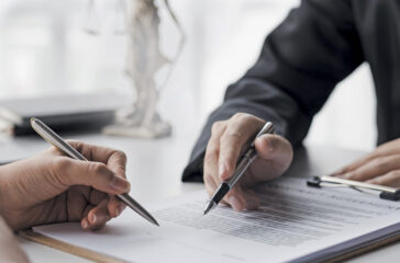 Sign an agreement the concept of legal proceedings and litigation. The Legal Execution Department signed a contract with the debtor to acknowledge the new agreement.