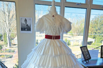 The Bengaline honeymoon dress that Vivian Leigh wore in the film.