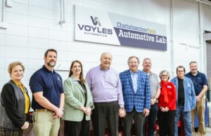 Chattahoochee Tech Names Automotive Lab In Honor of Ed Voyles L-R: Jennifer Nelson, Chatt Tech VP for Advancement; Chatt Tech Instructor Taylor Smith; Chatt Tech Interim President Heather Pence; President & COO Bill Brantley of Ed Voyles Automotive Group; Pete Richards, General Manager for Ed Voyles Honda; Richard Wade, Sales Director for Ed Voyles Honda; Chatt Tech Dean of Business and Technical Studies Marcy Smith; Chatt Tech Associate Dean Diane Geis; and Chatt Tech Instructor Brian Purtymun.